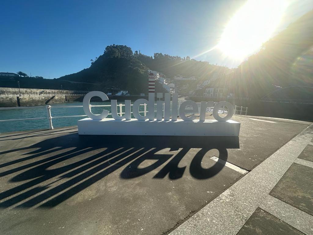 Apartamentos Urbanin I Plaza Ayuntamiento Cudillero Dış mekan fotoğraf